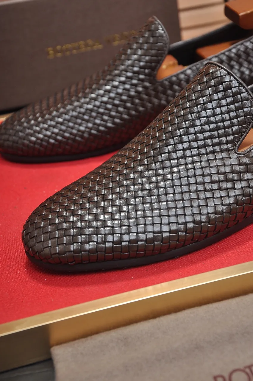 Men's shoes 💰600💶 [Botteg Venetta (BV)] (wallet shoes) exclusive new model official website new model The upper is made of high-quality top calfskin. Delicate feel and flowing luxurious texture. Tailored for refined men to create a noble aura. Detailed and regular Mark hand-stitching. Smooth lines. Full cowhide lining, comfortable to wash off sweat. 38-44